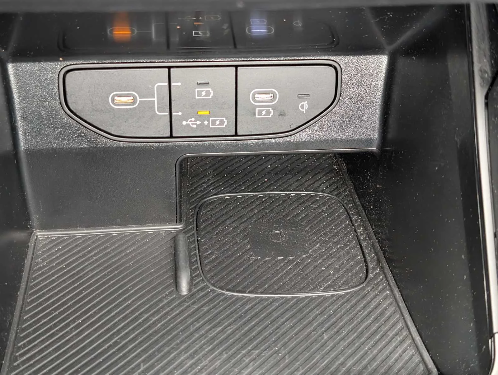 Used 2025 Glacial White Pearl Kia S image 32