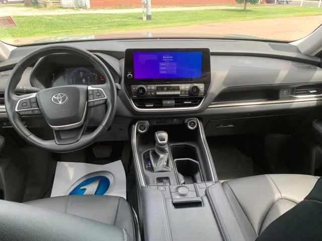 Used 2024 Silver Toyota XLE image 16