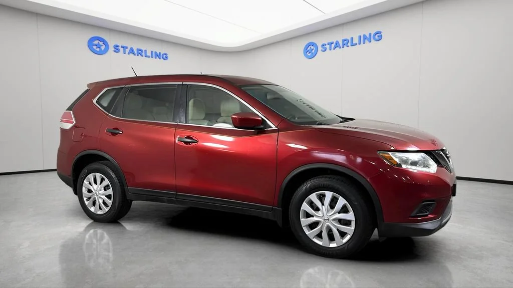 Used 2016 Red Nissan S image 12