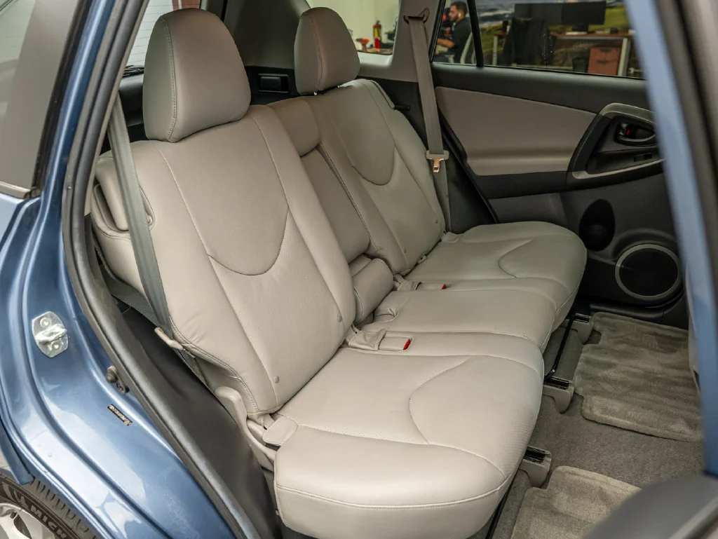 Used 2011 Pacific Blue Metallic Toyota Limited image 44