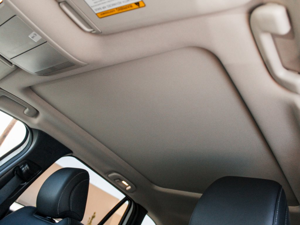 Used 2026 Wind Chill Pearl Mazda Premium image 24