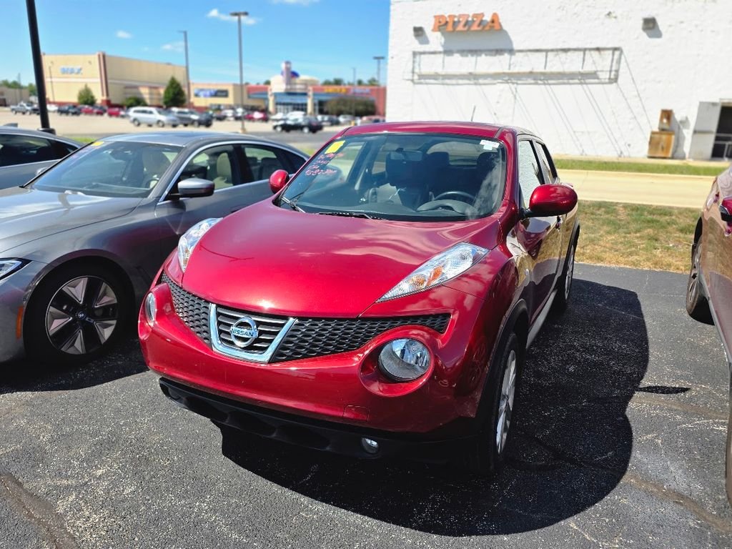 Used 2011 Cayenne Red Nissan SL image 2