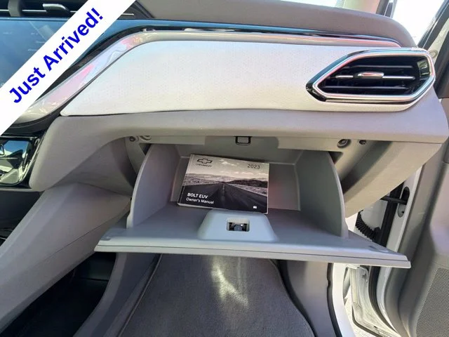 Used 2023 White Chevrolet Premier image 24