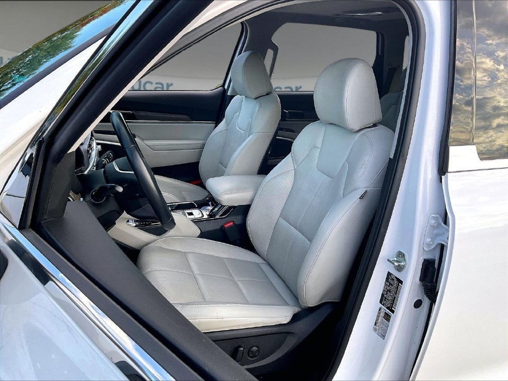 Used 2022 Glacial White Pearl Kia EX image 9