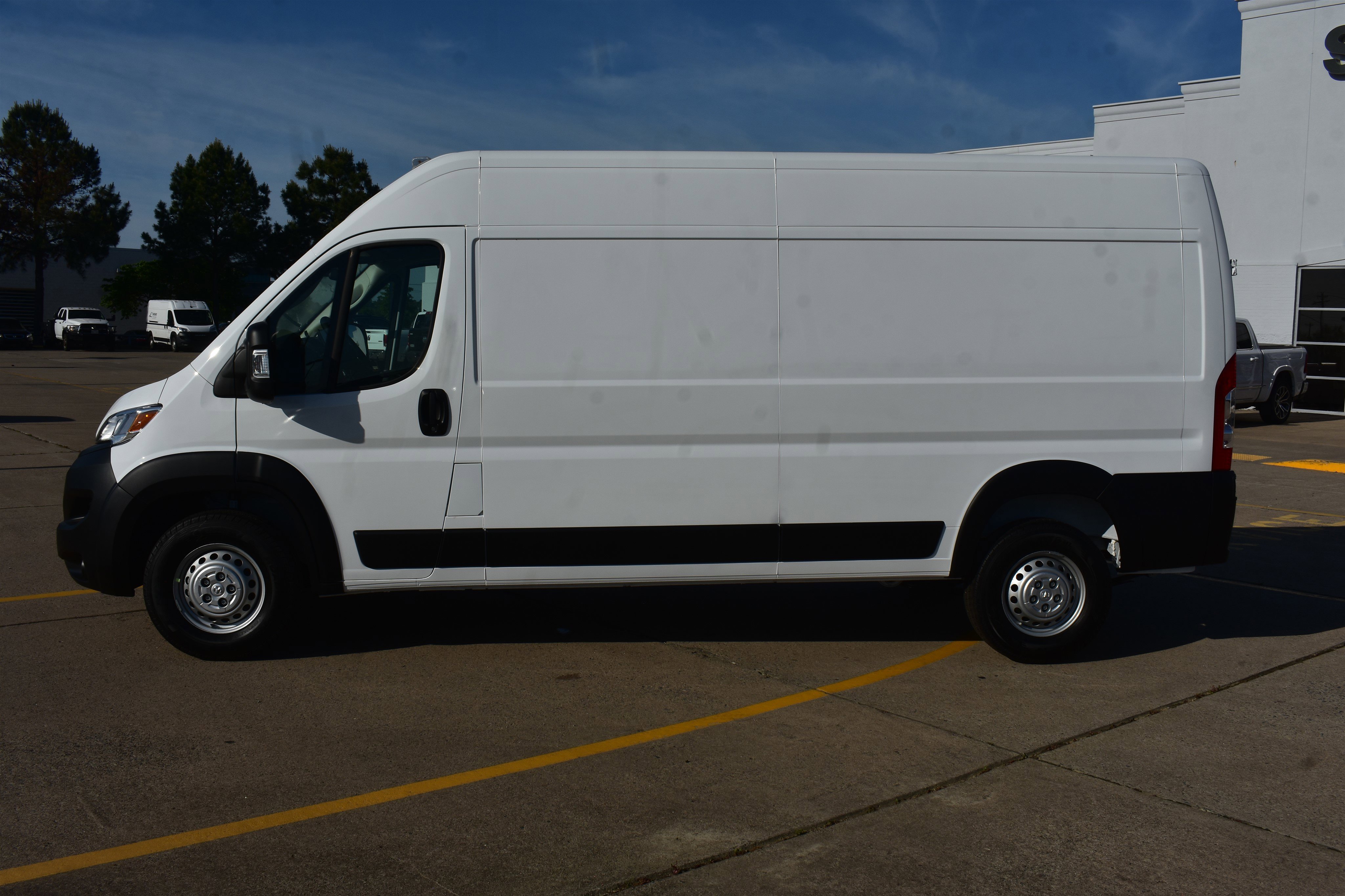 New 2026 Bright White Clear-Coat Exterior Paint RAM Tradesman image 8