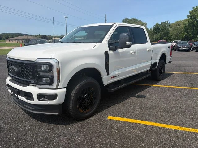 2026 Ford Super Duty F-350® Lariat®