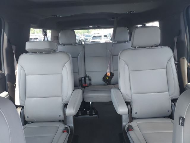 Used 2023 White GMC SLT image 13