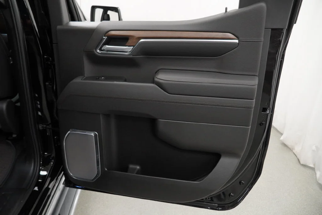 New 2026 Black Chevrolet High Country image 26