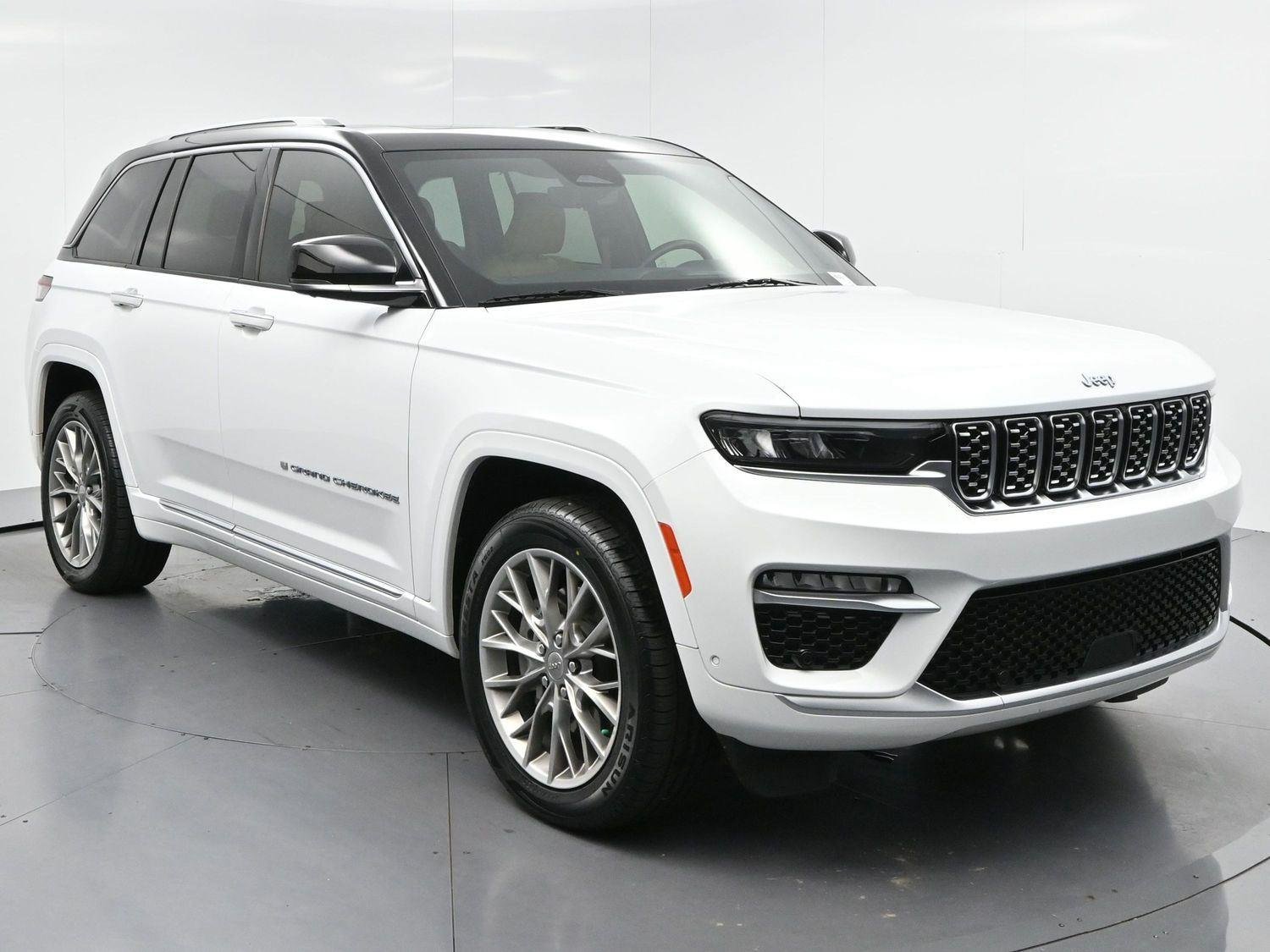 Used 2022 Bright White Clearcoat Jeep Summit image 2