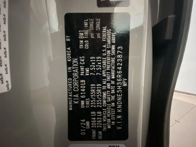 Used 2024 White Kia SX image 28