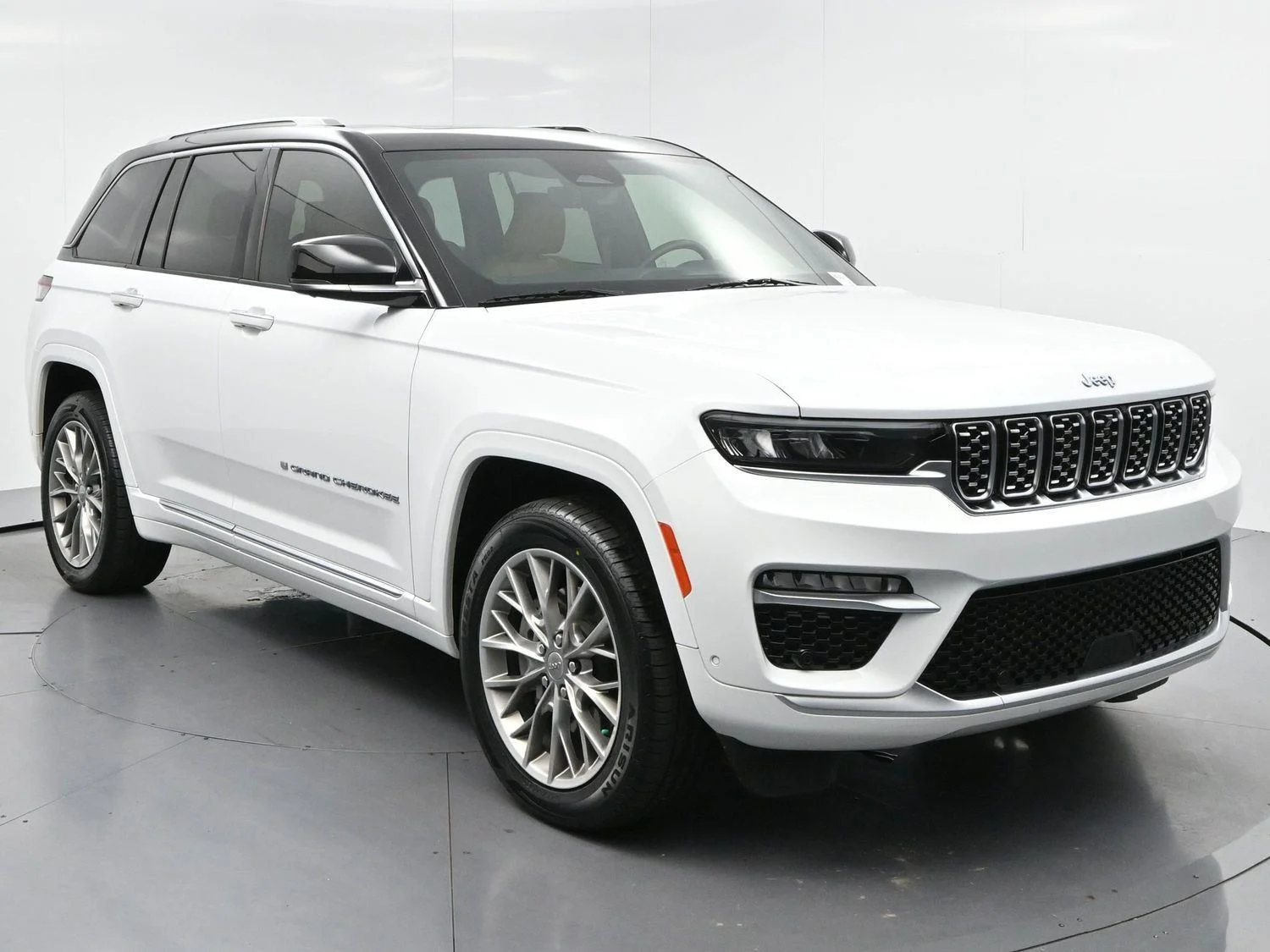 Used 2022 Bright White Clearcoat Jeep Summit image 2