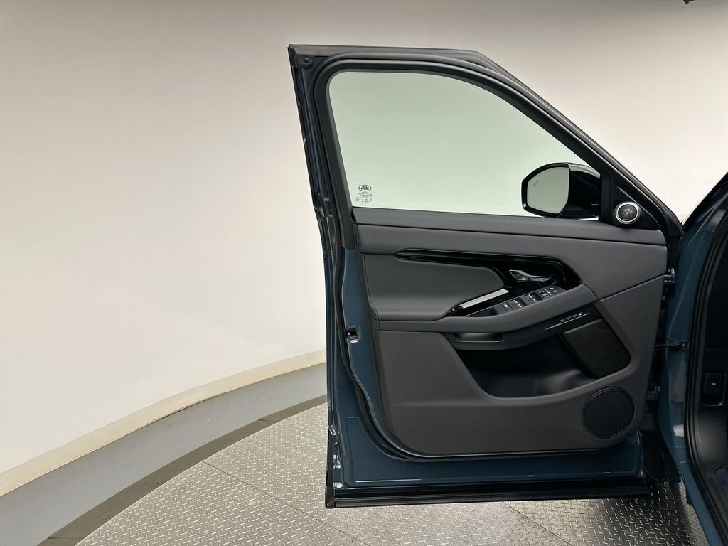 New 2026 Tribeca Blue Metallic Land Rover S image 9