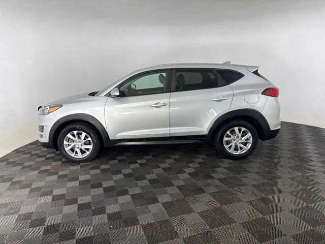 Used 2019 Silver Hyundai SE image 8