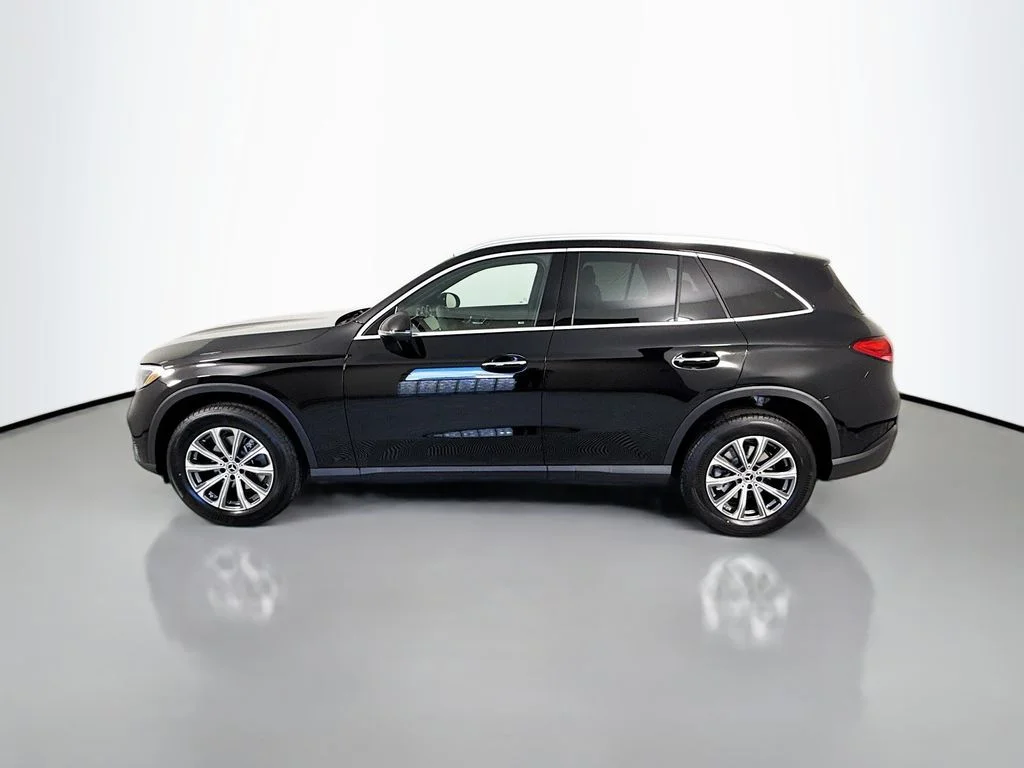 Used 2026 Black Mercedes-Benz GLC 300 image 2