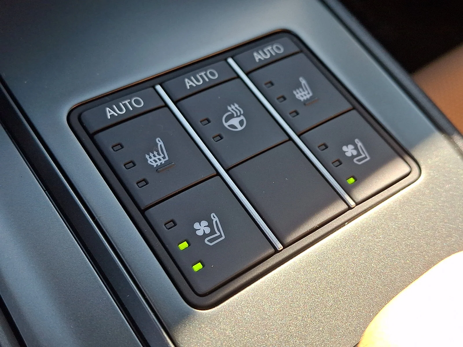 2026 Lexus UX Hybrid 300h Premium - Photo 12