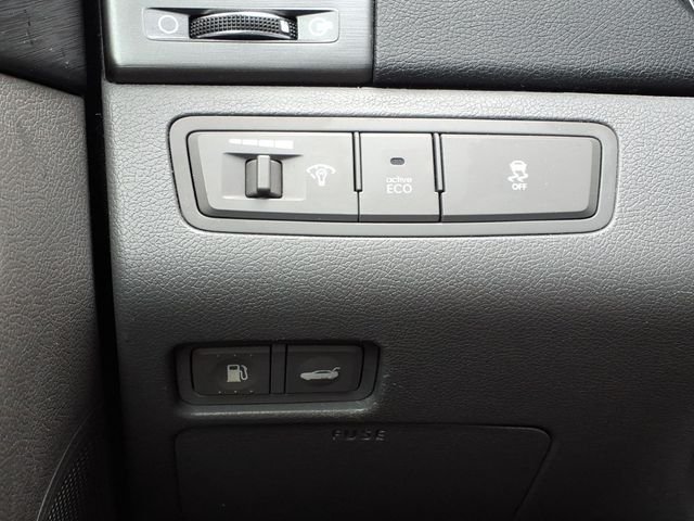 Used 2013 Black Hyundai GLS image 13