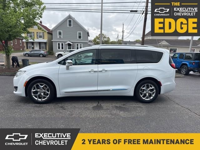 2018 Chrysler Pacifica Limited's photo