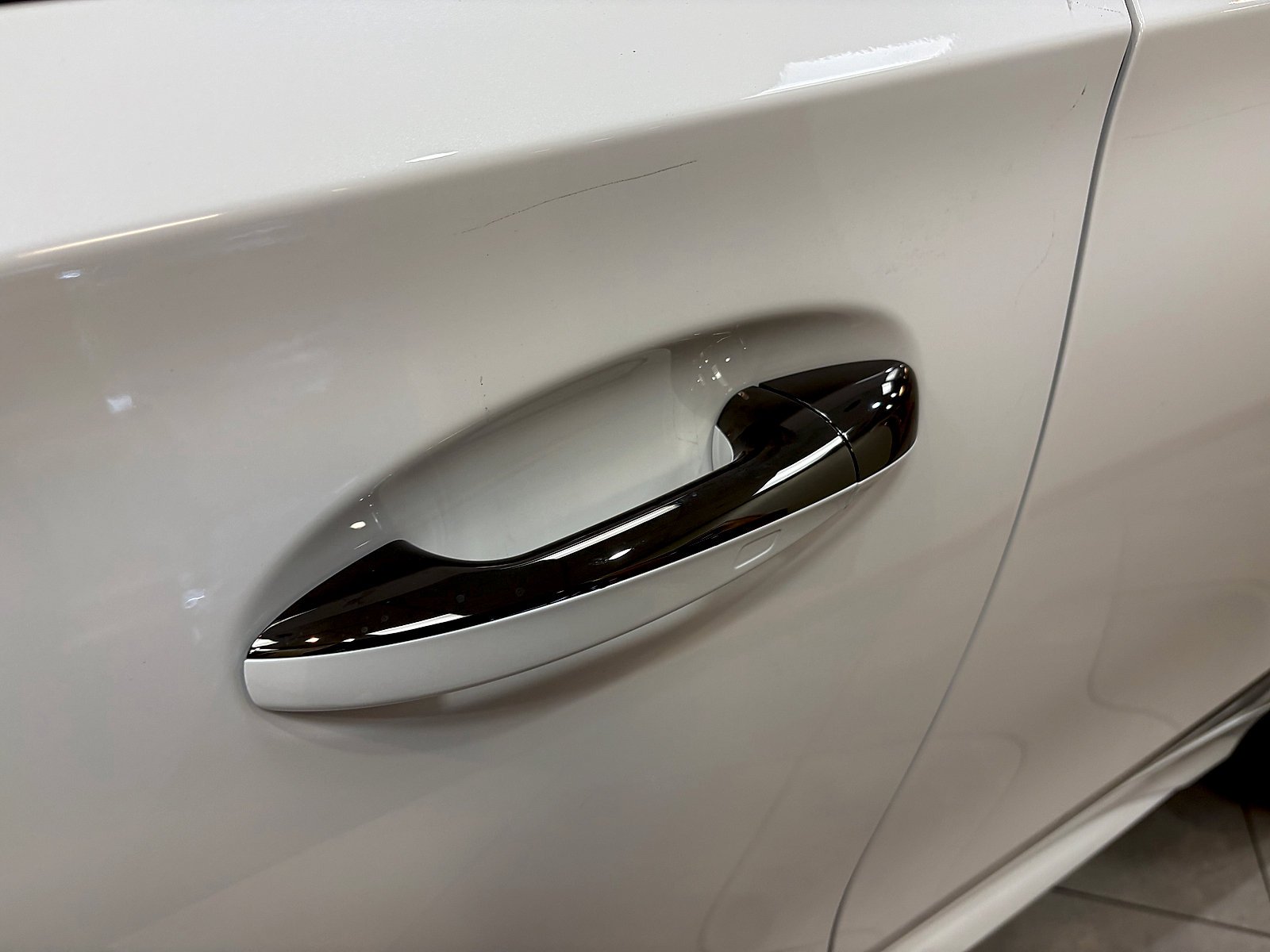 New 2027 MANUFAKTUR Moonlight White Metallic Mercedes-Benz AMG® GLE 53e image 40