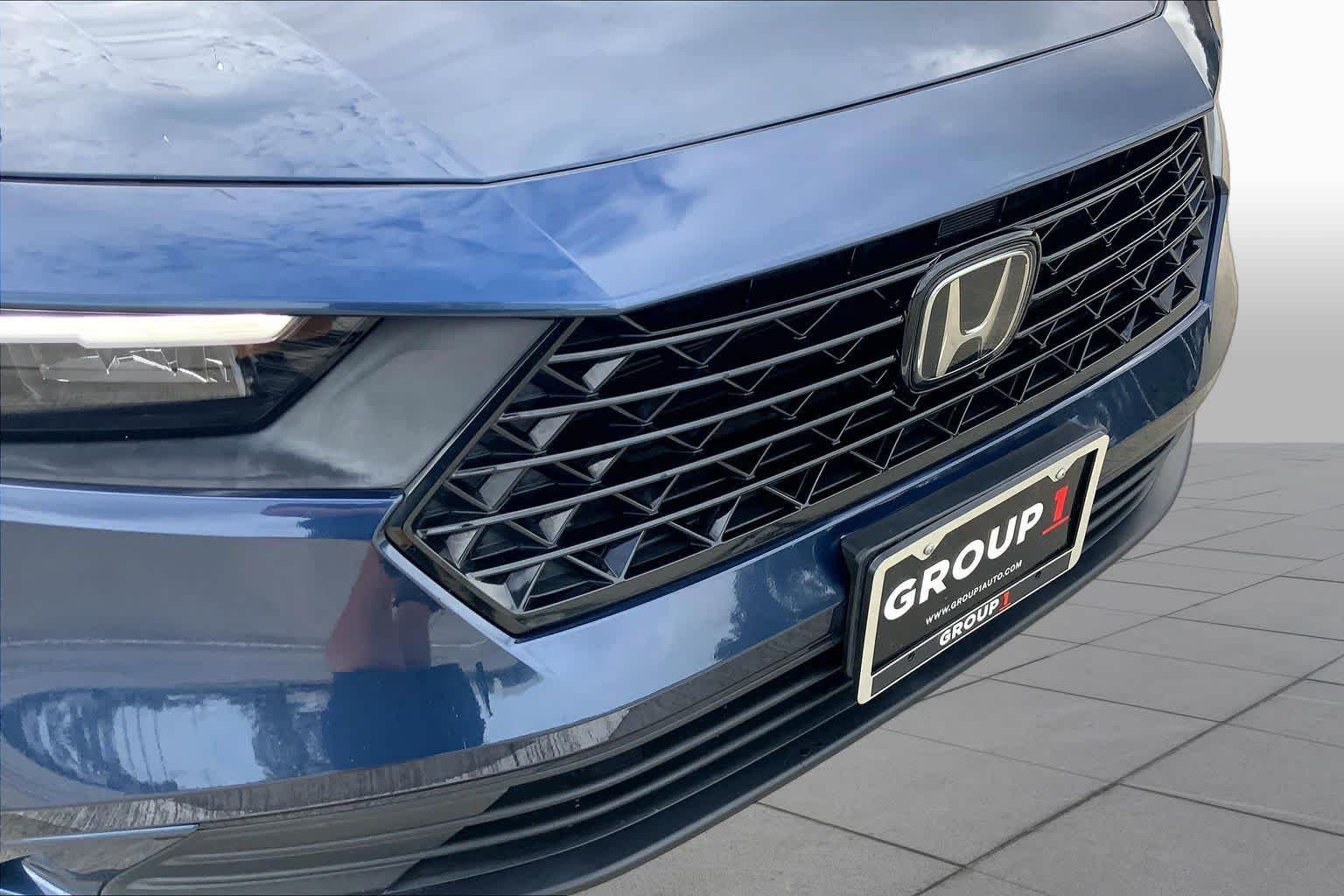 Used 2024 Canyon River Blue Metallic Honda EX image 29