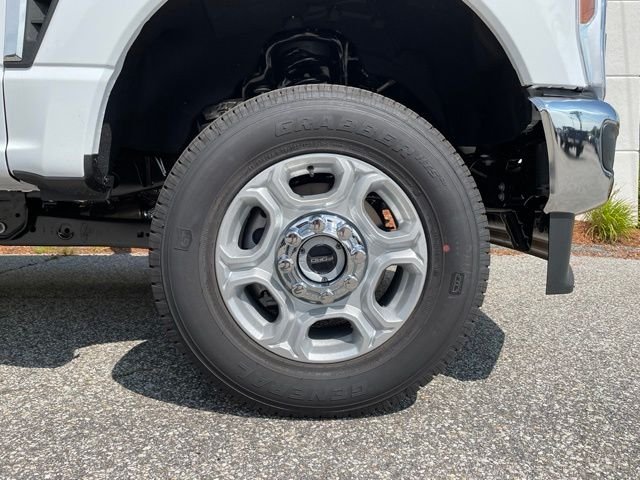 New 2026 Oxford White Ford F-250® XLT image 6