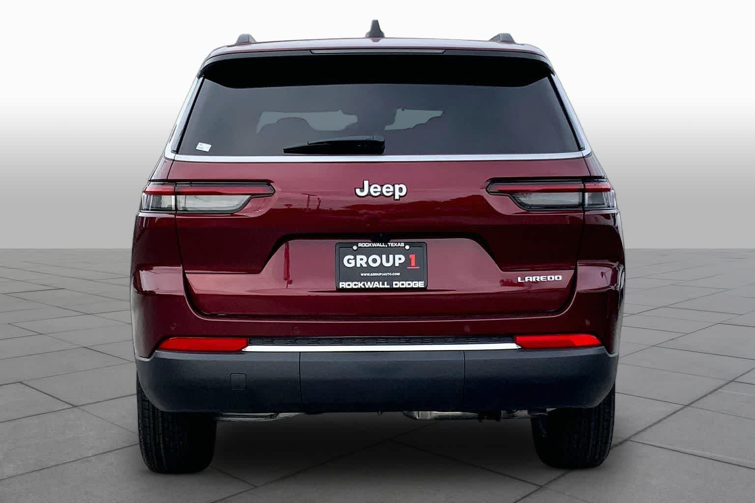 New 2026 Velvet Red Pearl-Coat Exterior Paint Jeep Laredo X image 4