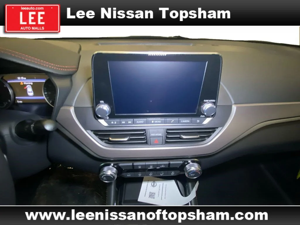 Used 2024 Scarlet Ember Nissan 2.5 SR image 11