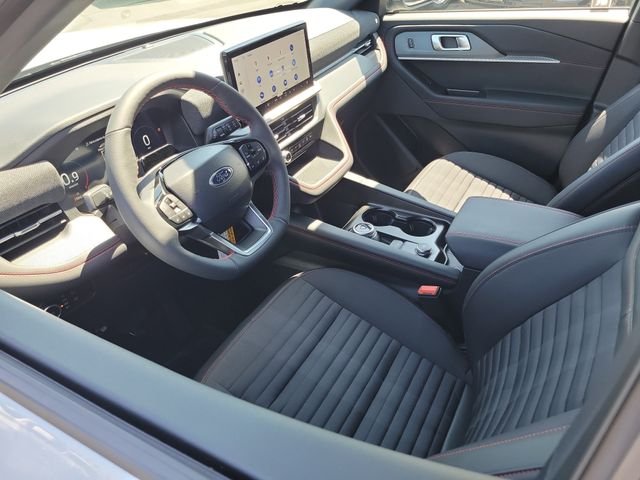 New 2026 Space White Metallic Ford ST-Line image 3