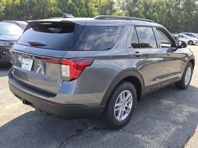 New 2026 Carbonized Gray Metallic Ford Active image 13