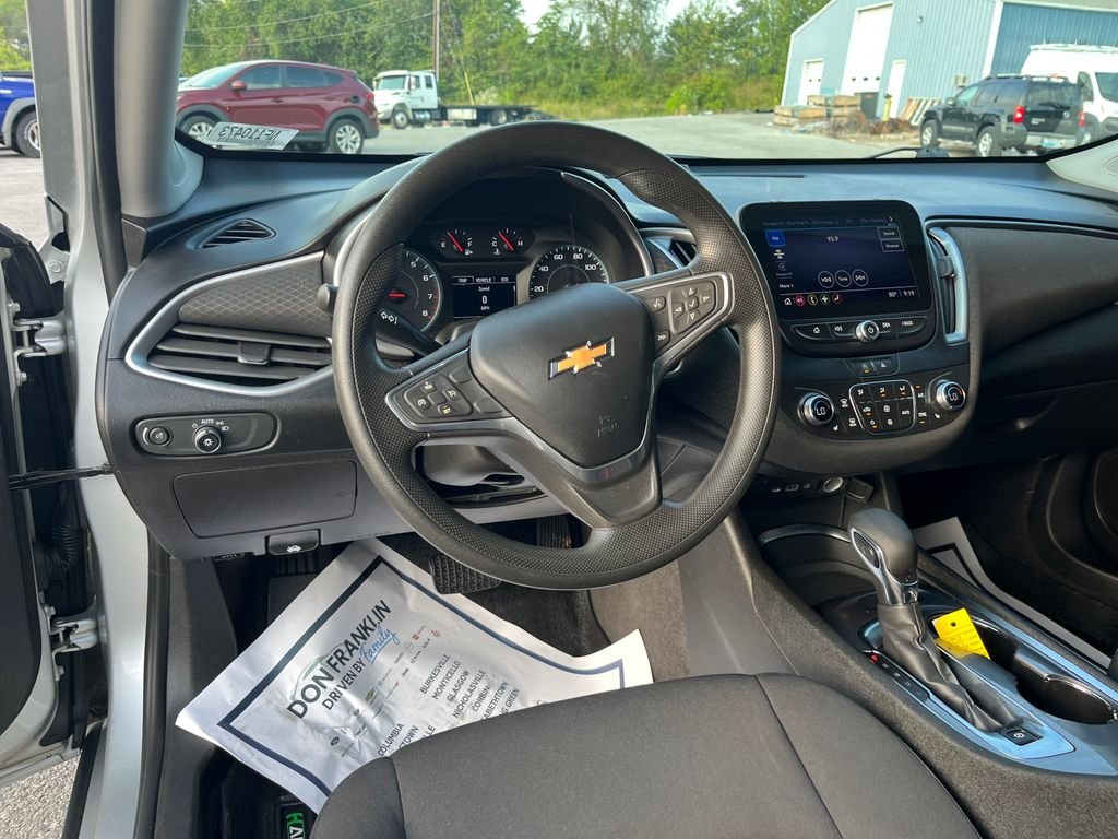 Used 2022 Silver Chevrolet LT image 15