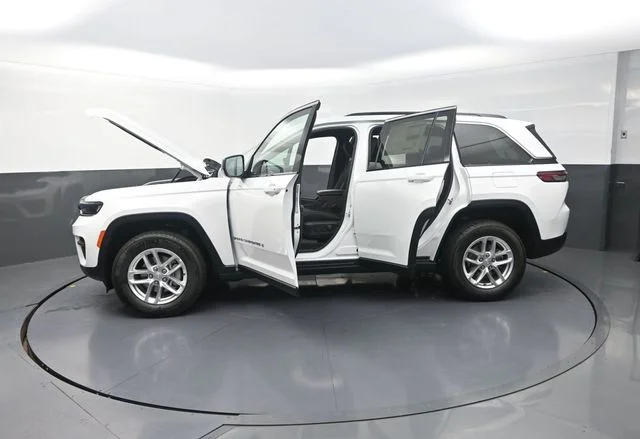 New 2026 Bright White Clearcoat Jeep Laredo X image 34