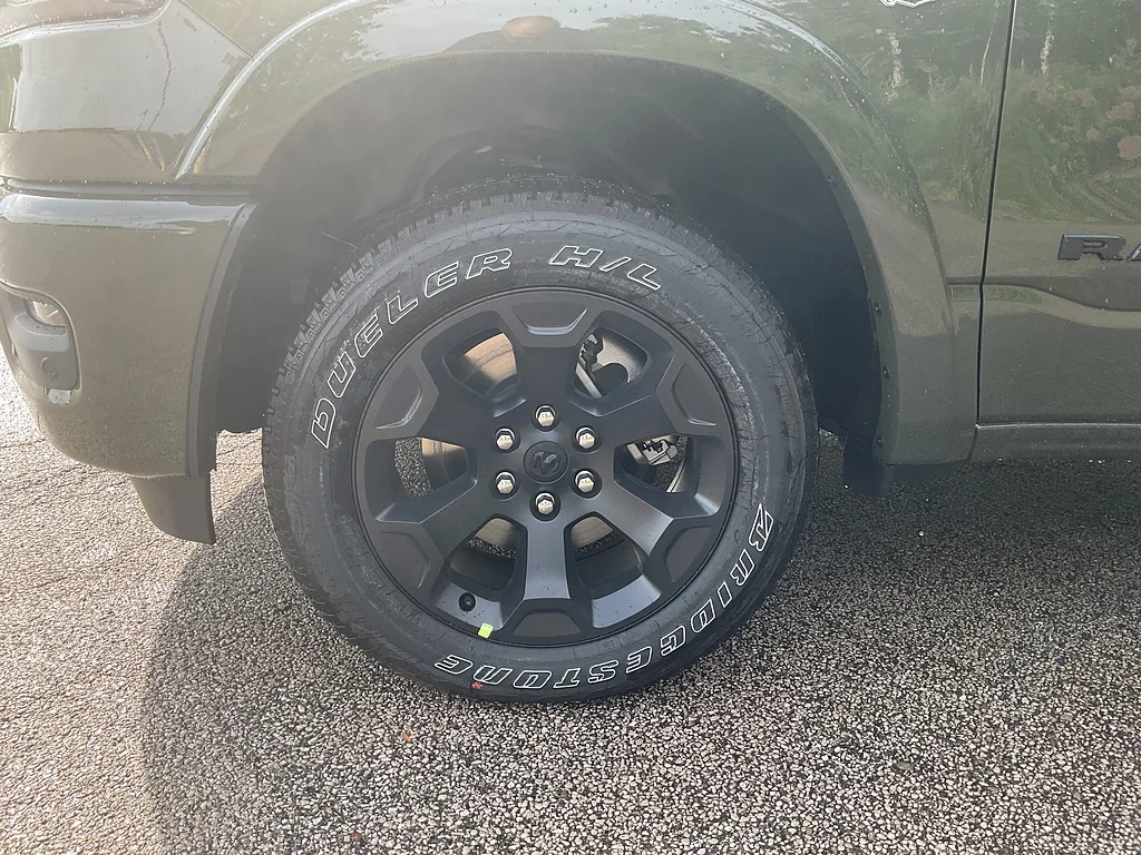 New 2026 Tank RAM Big Horn Crew Cab 4x4 5