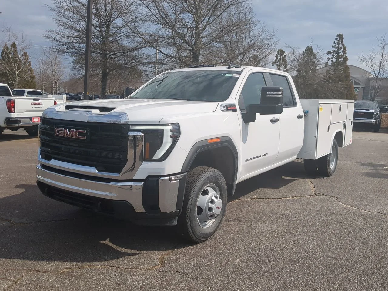 New 2026 Summit White GMC Pro image 4