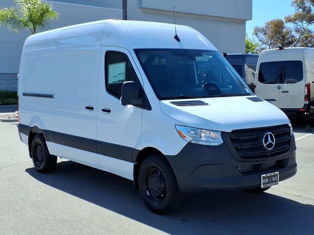 New 2026 White Mercedes-Benz Cargo 144 WB image 18