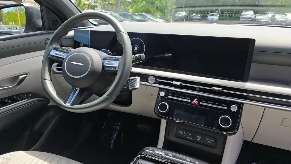 Used 2025 Shimmering Silver Hyundai Limited image 11