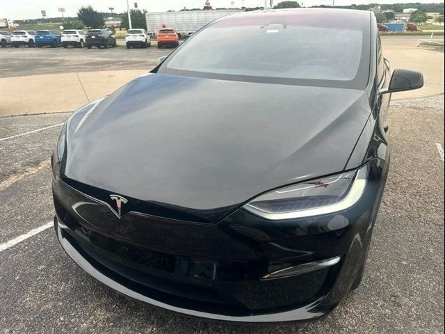 2023 Tesla Model X Long Range's photo