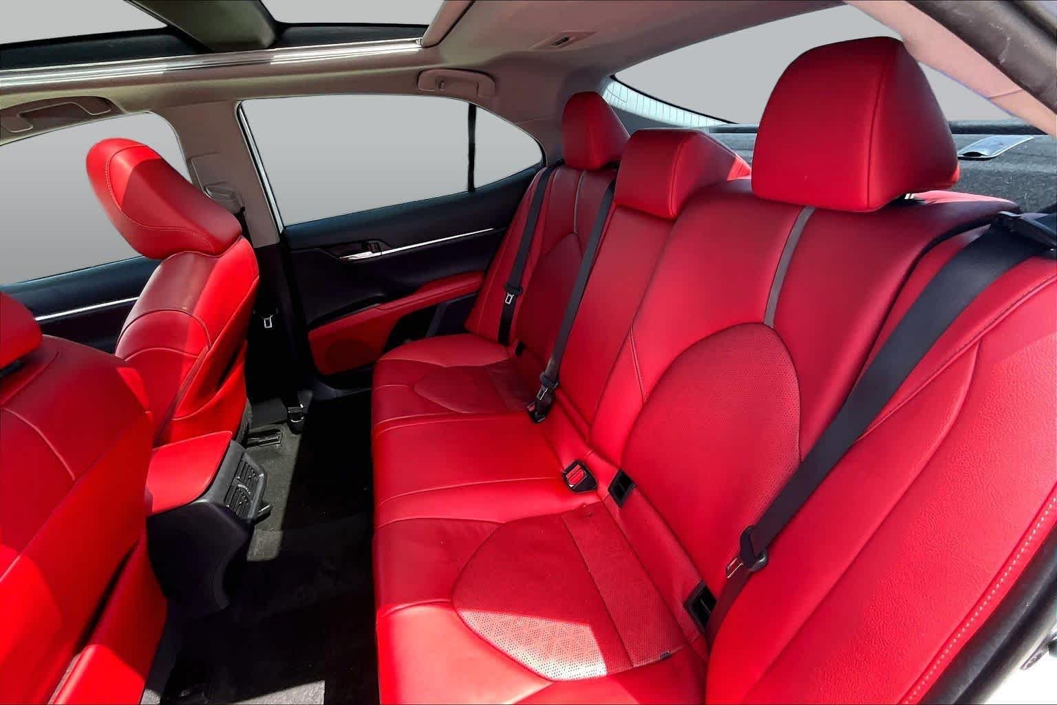 Used 2021 Wind Chill Pearl Toyota XSE image 19