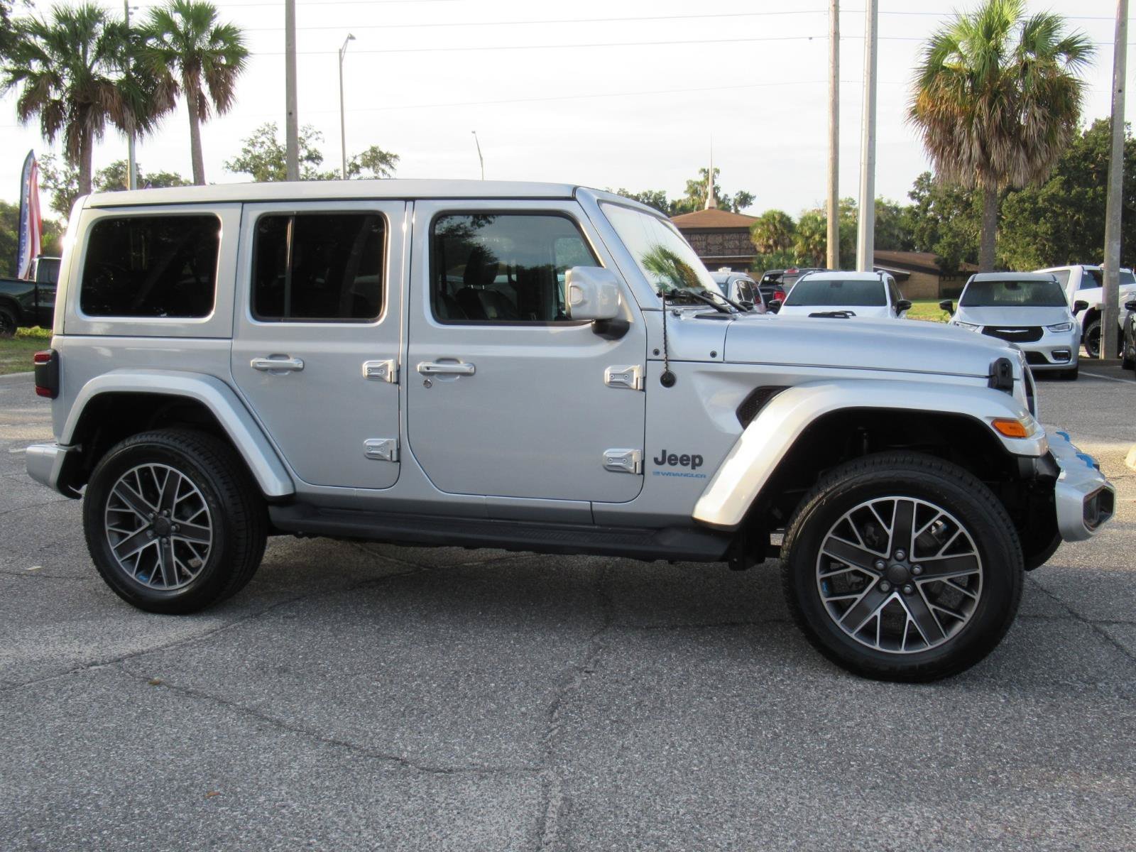 Used 2023 Silver Jeep High Altitude 4xe image 2