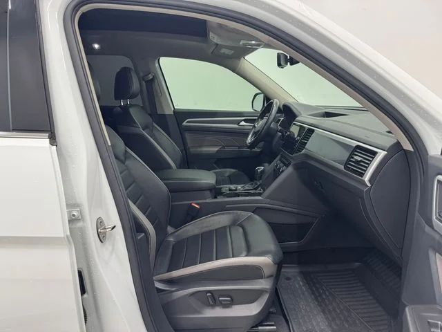 Used 2022 Pure White Volkswagen 3.6L V6 SEL Premium R-Line image 17