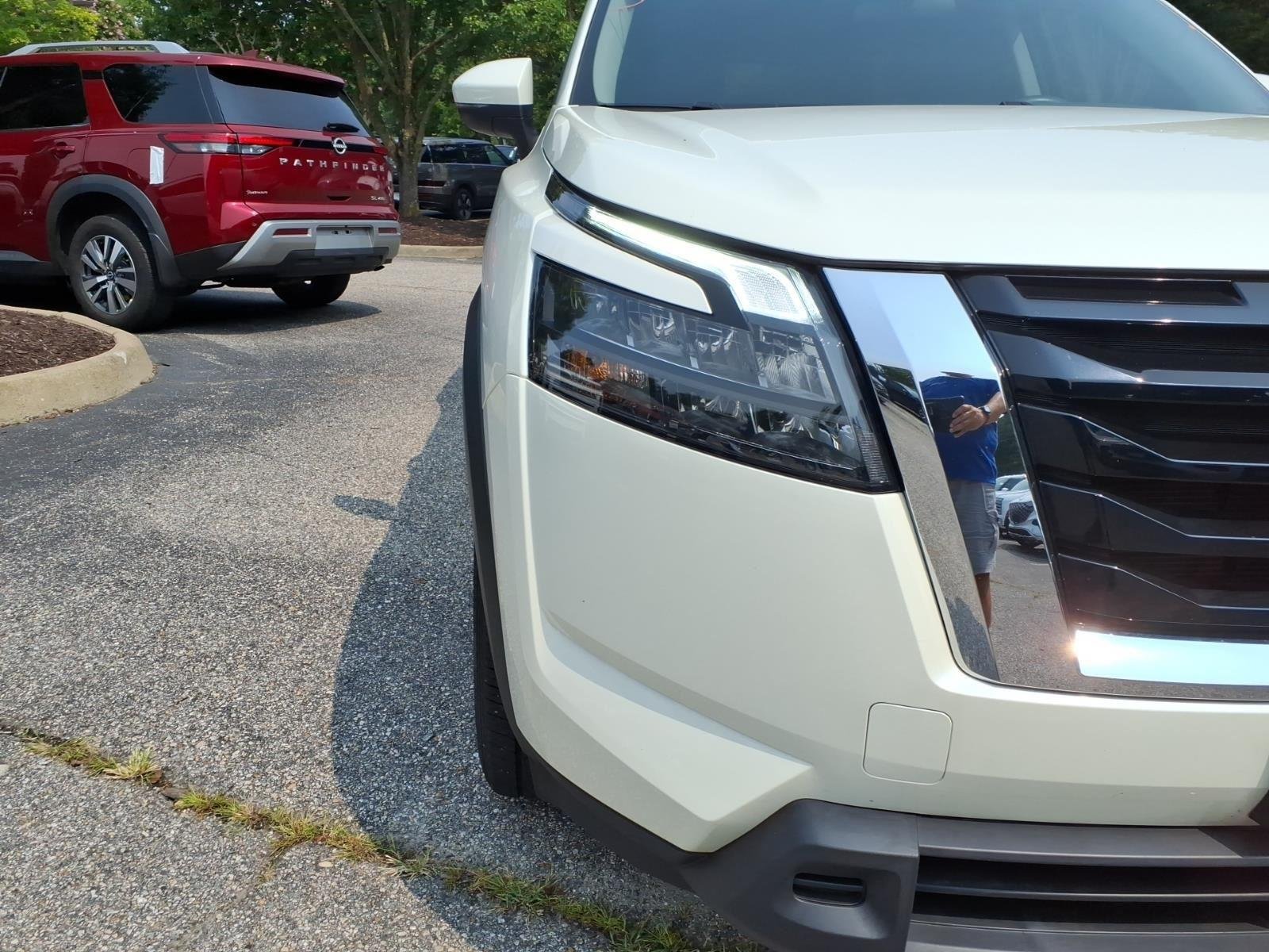 Used 2024 Pearl White Tricoat Nissan SV image 3