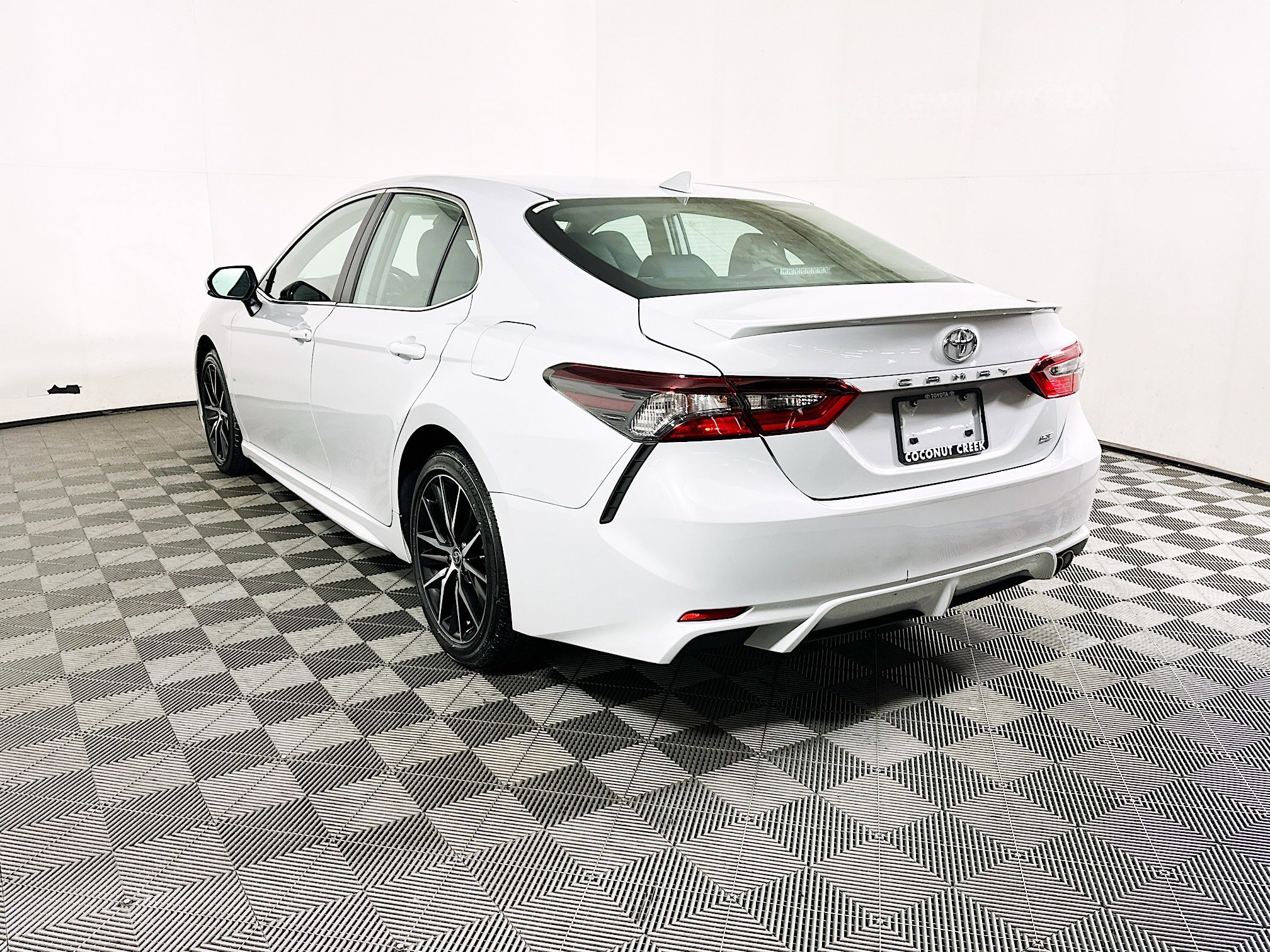 2024 Toyota Camry thumbnail 7