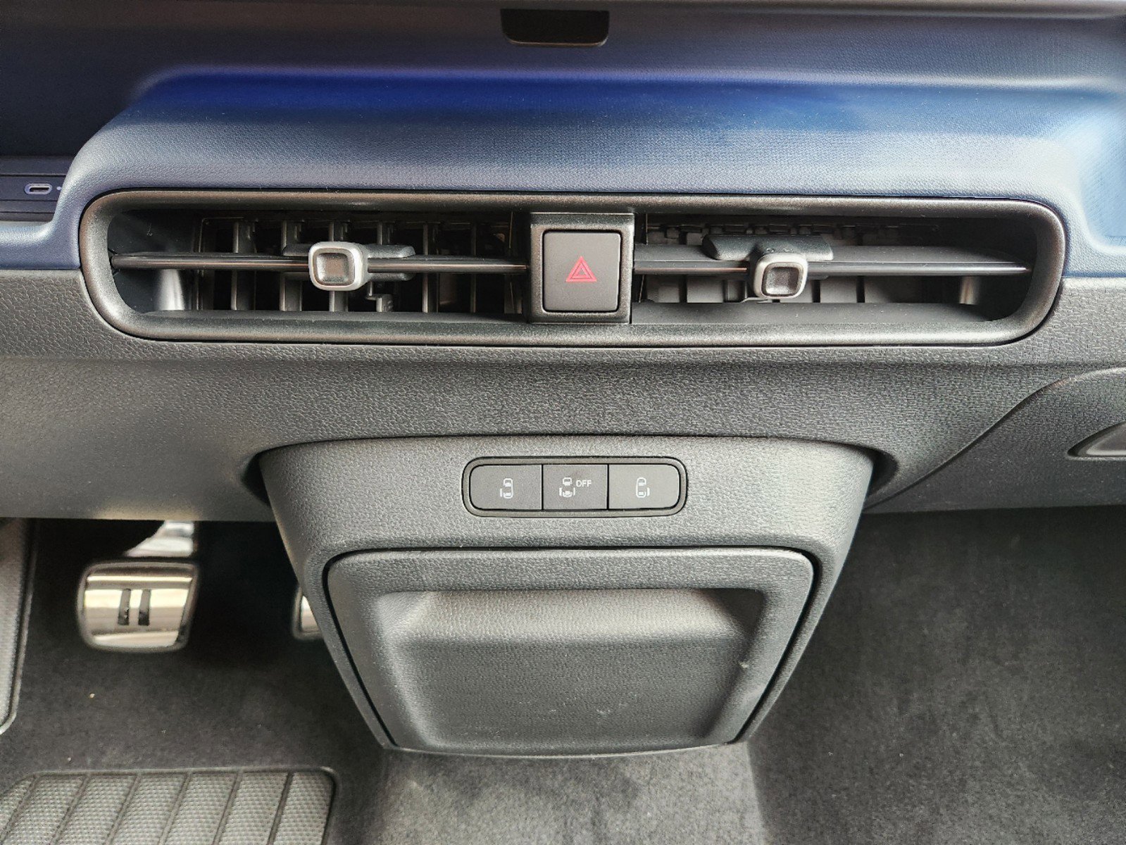 2025 Volkswagen ID. Buzz PRO S - Photo 13