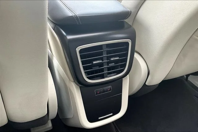 Used 2020  Lincoln Black Label image 10