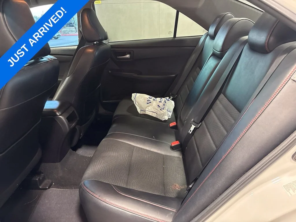 Used 2017 Blizzard Pearl Toyota SE image 5
