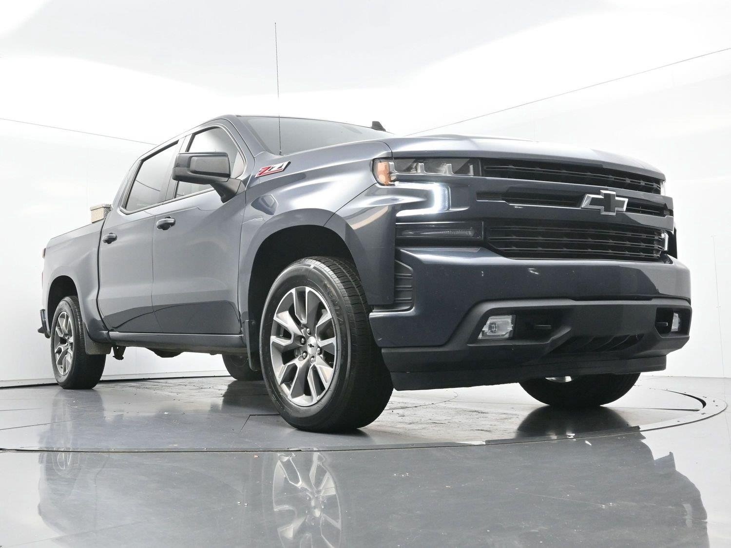 Used 2021 SHADOW GRAY METALLIC Chevrolet RST image 44