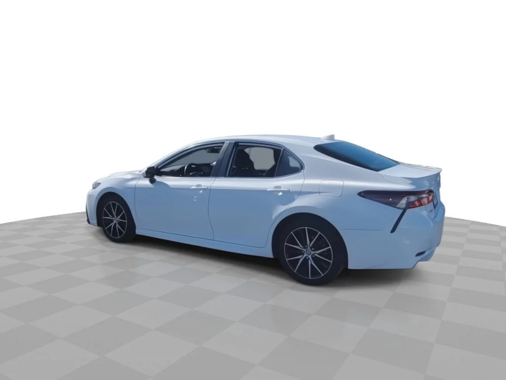 2024 Toyota Camry SE - Photo 6