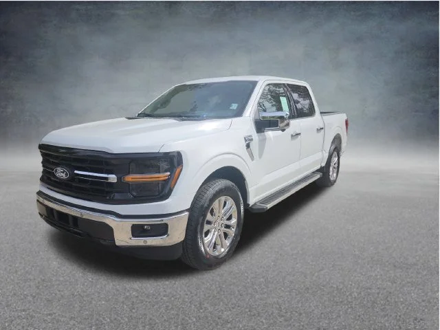 New 2026 Oxford White Ford XLT image 3