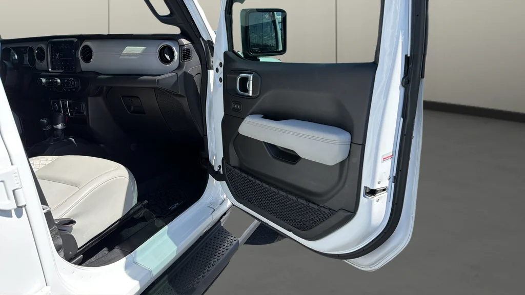 Used 2021 White Jeep Unlimited Sahara High Altitude image 17