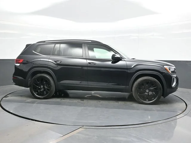 New 2026 Black Volkswagen 2.0T SE w/Technology image 8