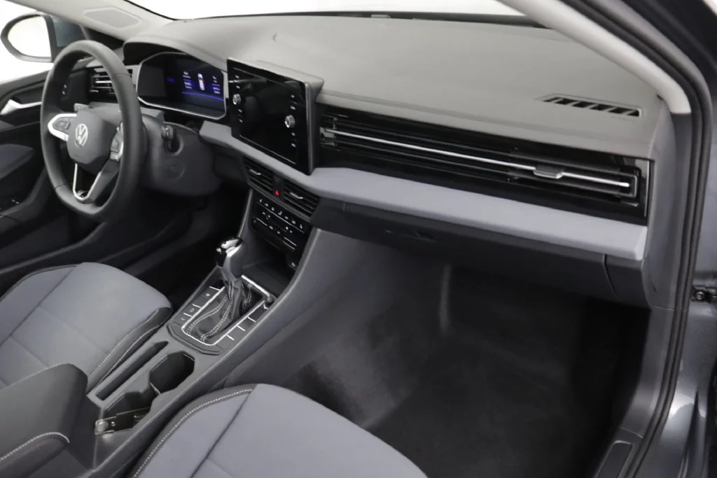 New 2027 Platinum Grey Volkswagen 1.5T SE image 20