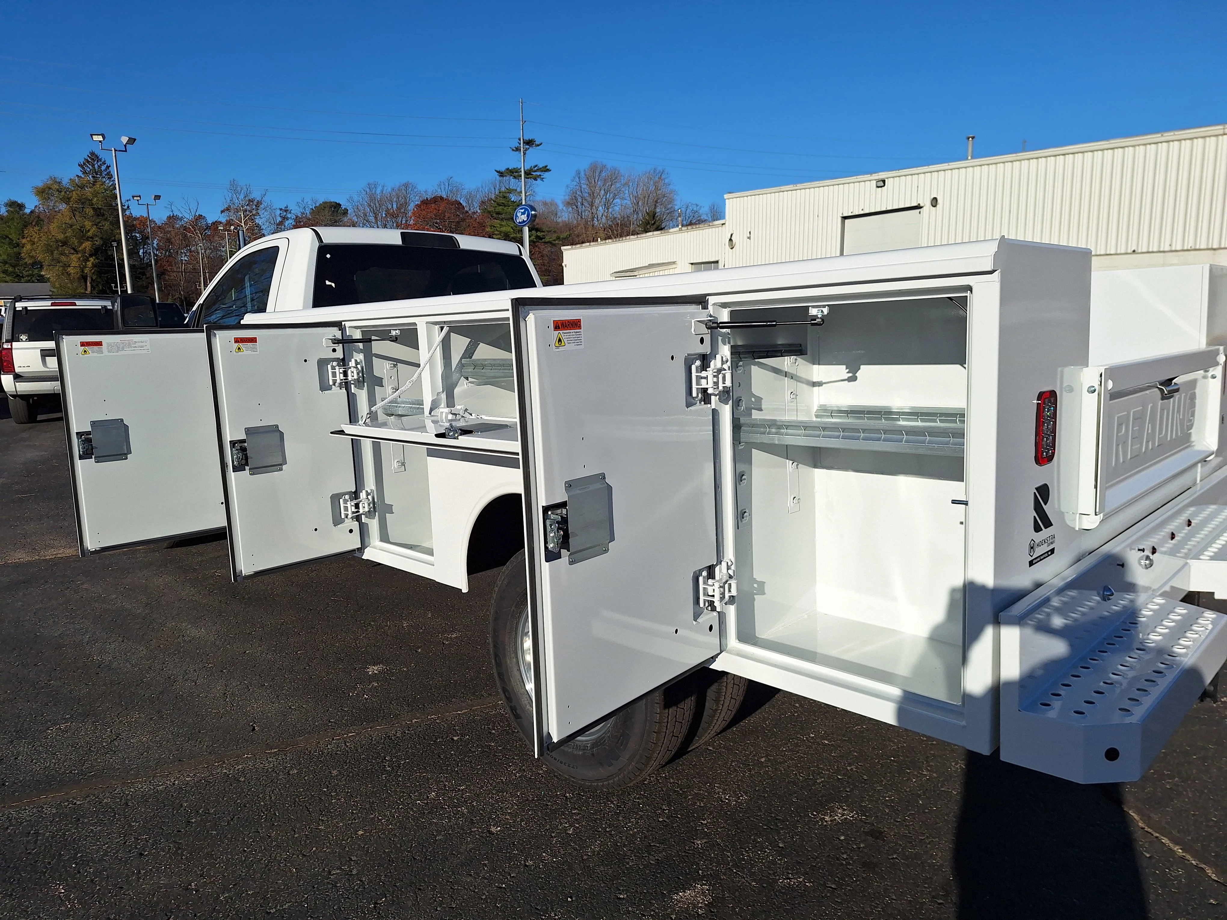 New 2026 Bright White Clear-Coat Exterior Paint RAM Tradesman Reading Service Body image 18
